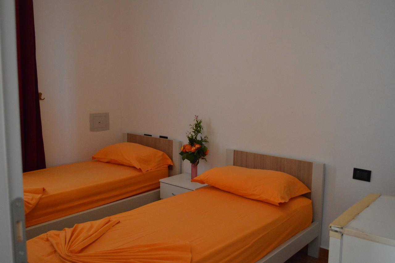 Hotel Bolonja Shëngjin Zewnętrze zdjęcie
